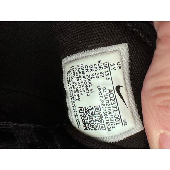 Nike Black White Air Max 270 Lace Up Sneaker Shoes Size 1Y - Picture 3 of 7